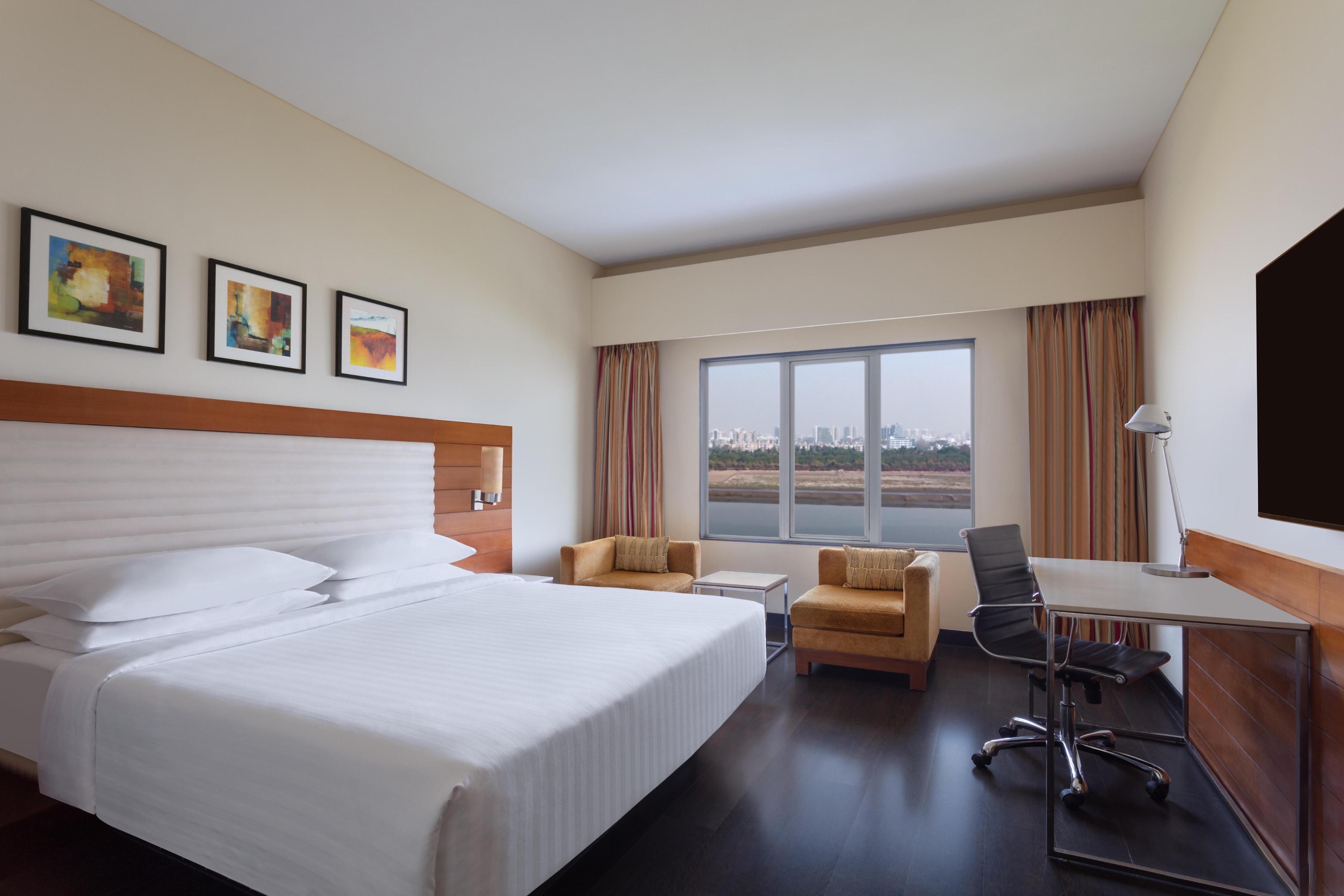 Surat Marriott Hotel Room Type - Deluxe Guest Room, 1 King, River View