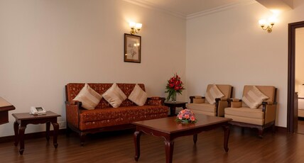 Issacs Residency Room Type - Family Suite Room with Living Area