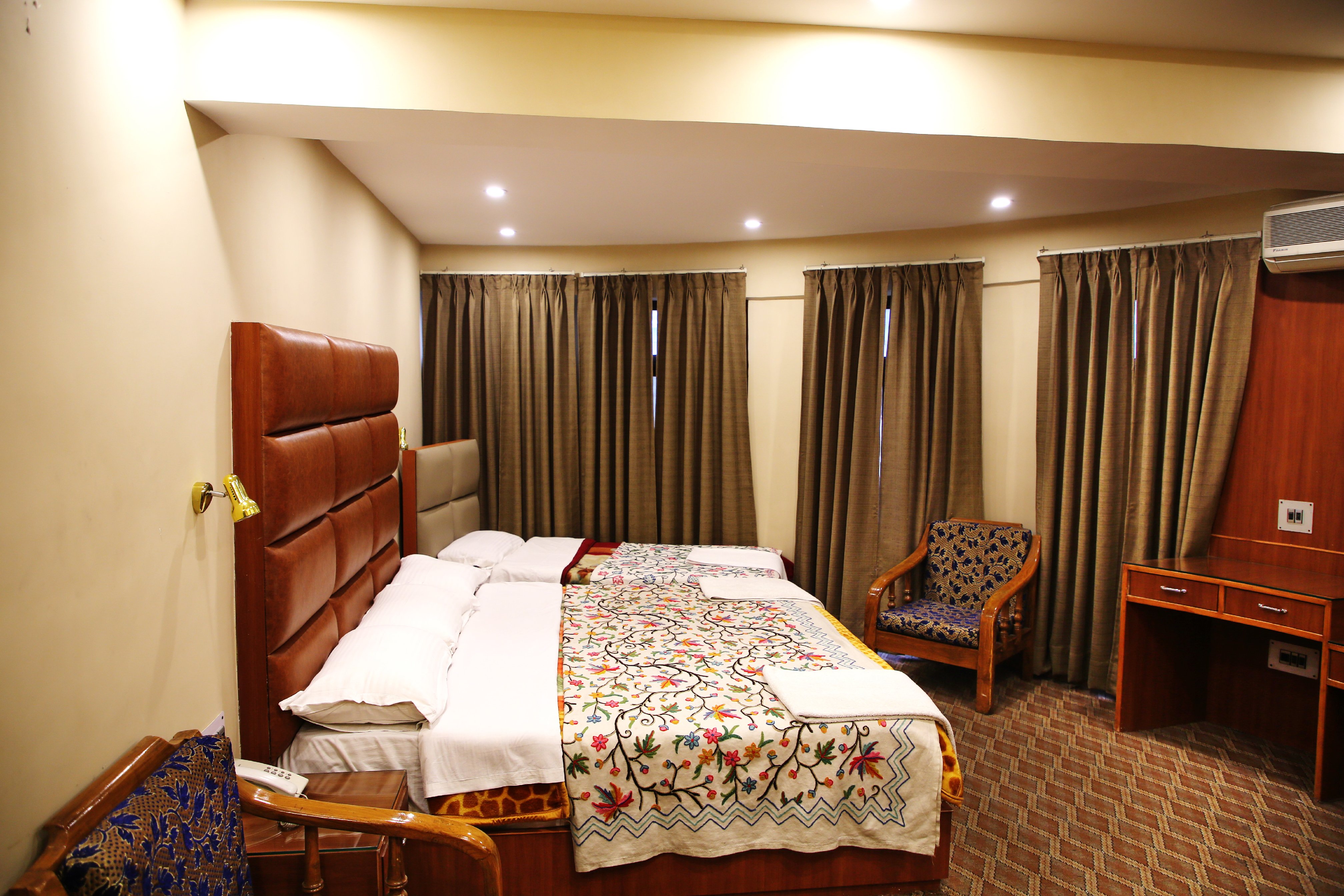 Hotel Centre Point Room Type - Premium Room-Free Wifi