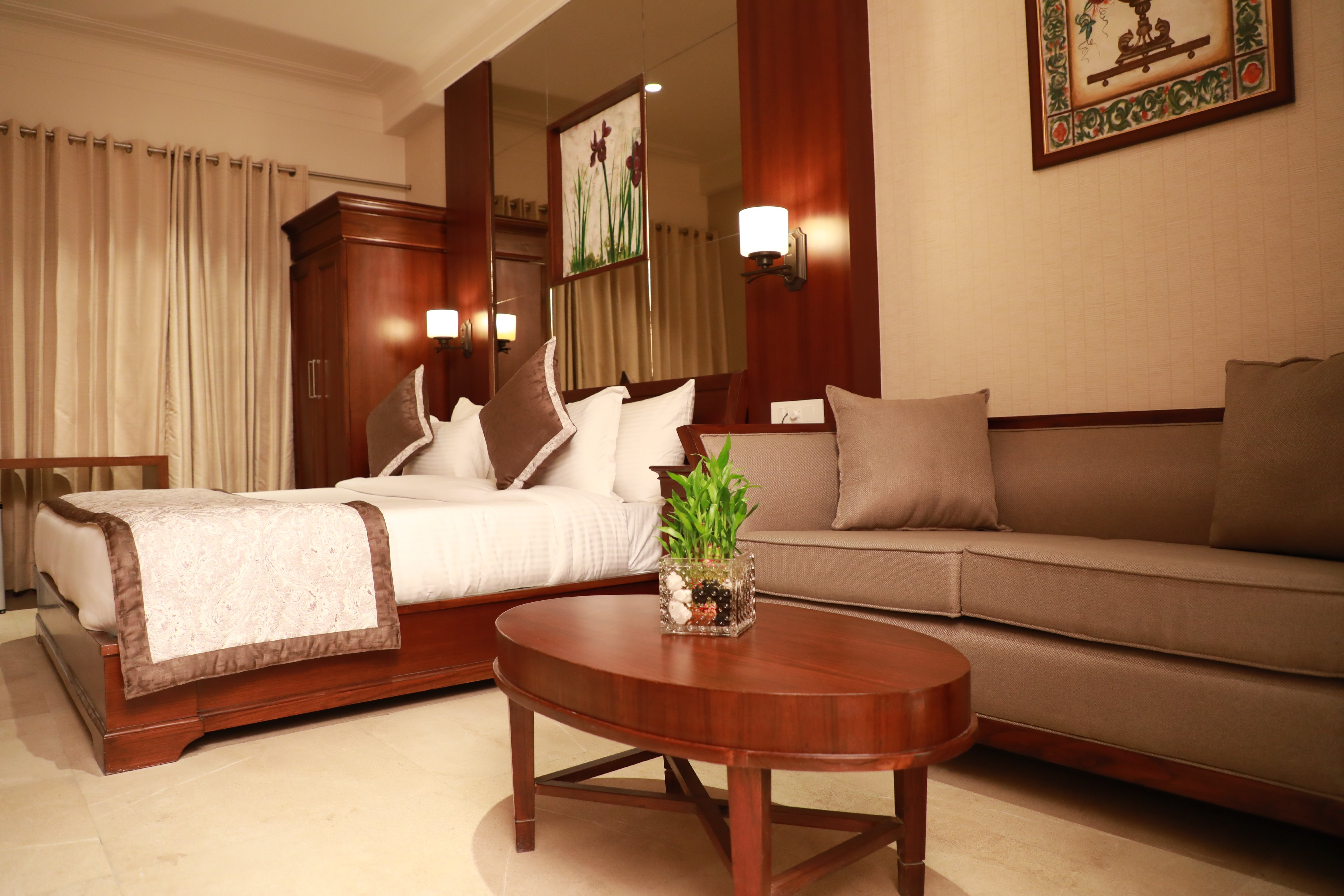 Hotel Golden Tower Room Type - Super Deluxe Room