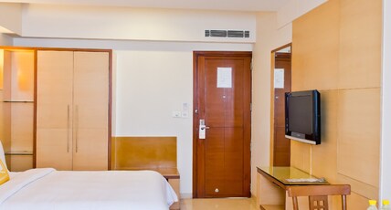 Bloom Hotel - Indiranagar Room Type - Deluxe Studio King