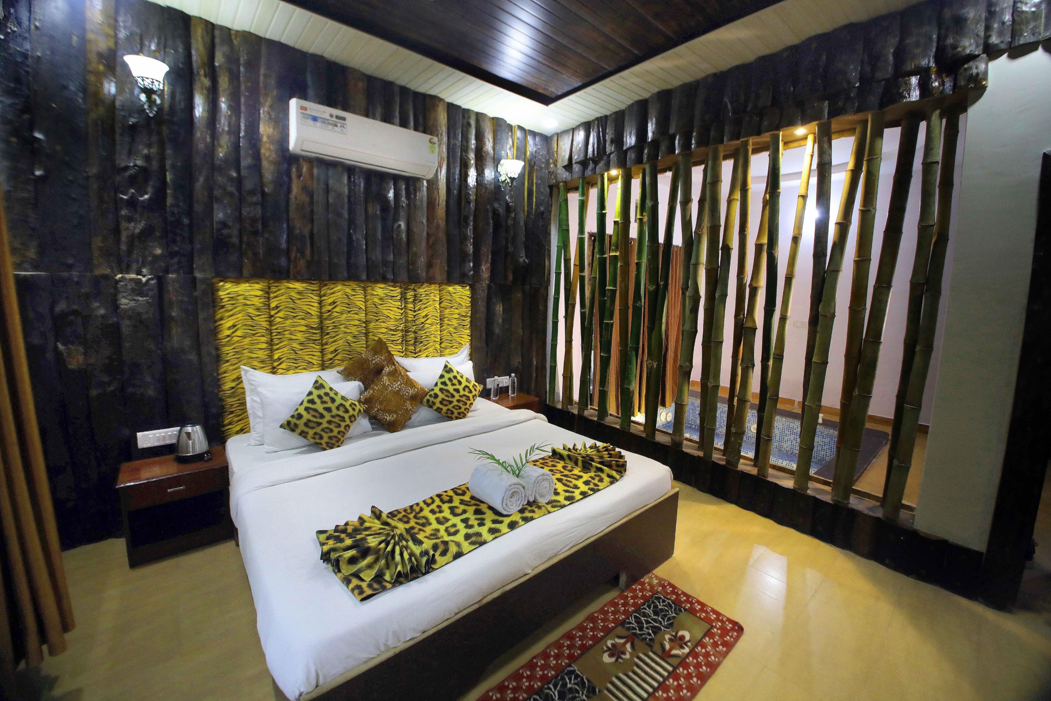 MOGLI RESORTS KANHA - Tap to explore photos