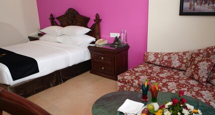 Mayfair Heritage Room Type - Deluxe Suite with Balcony