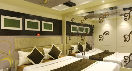 Hotel Maneck Room Type - Deluxe Double Bedded Room