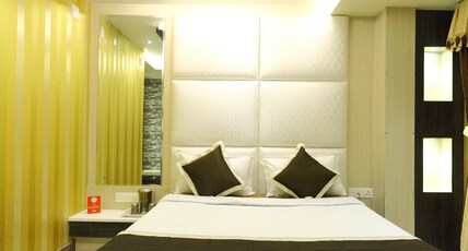 Hotel Maneck Room Type - Super Deluxe Double Bedded Room
