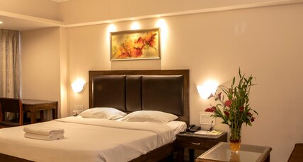 Shreyas Hotel Mahabaleshwar Room Type - PREMIUM ROOM