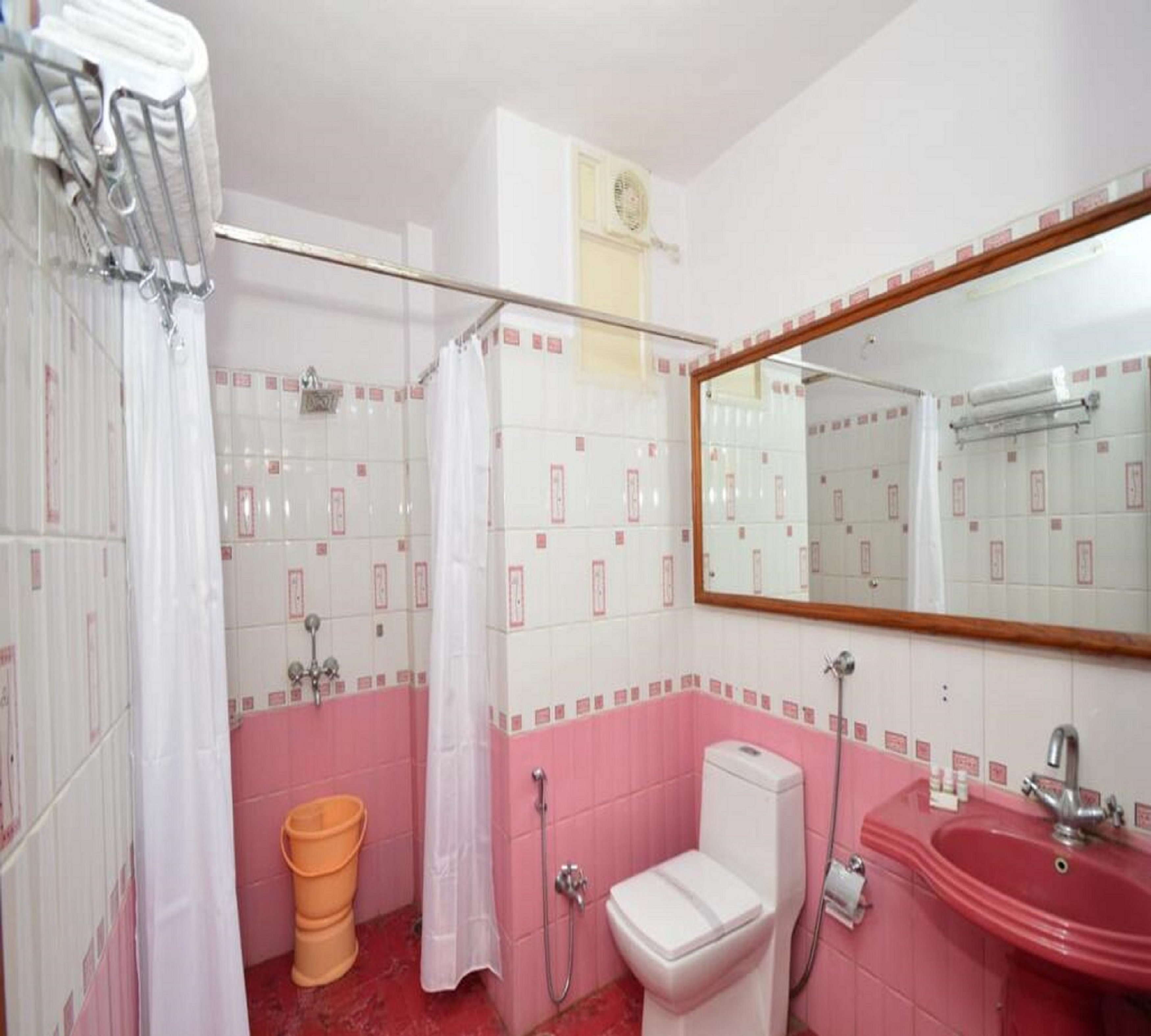 Hotel Vijay Niwas - Tap to explore photos