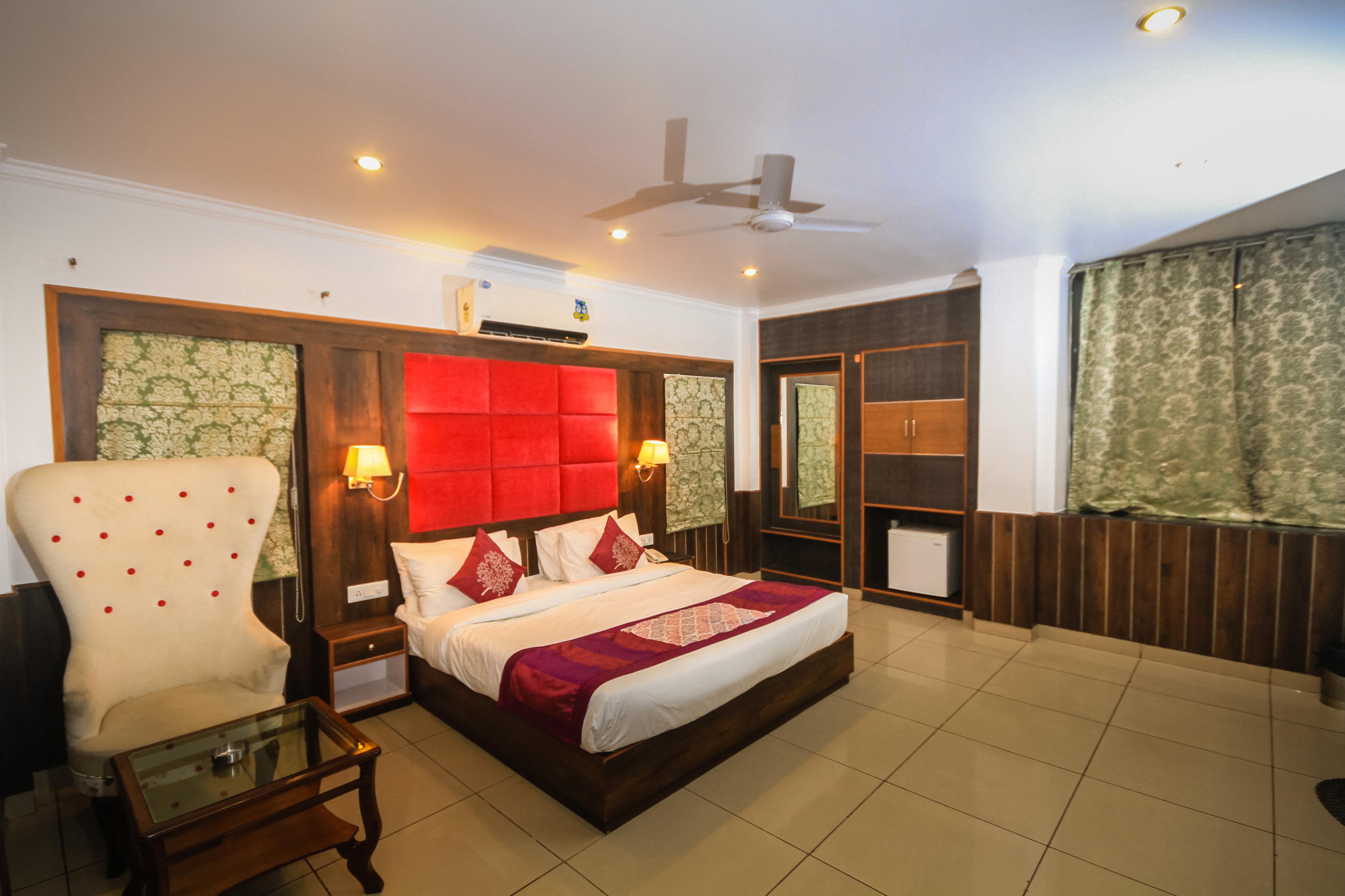 Hotel Pong View Room Type - Deluxe Mountain View Room