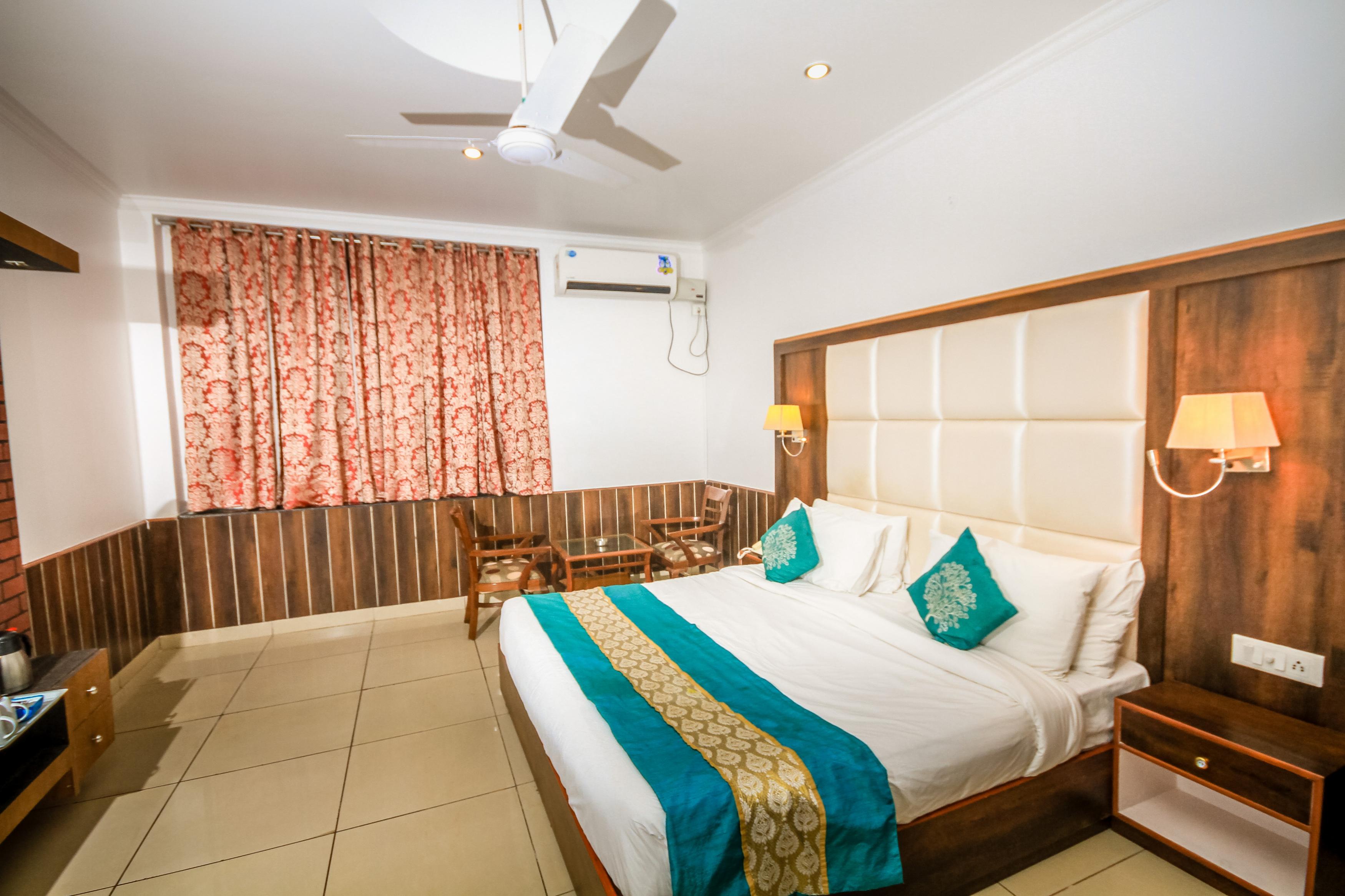 Hotel Pong View - Tap to explore photos