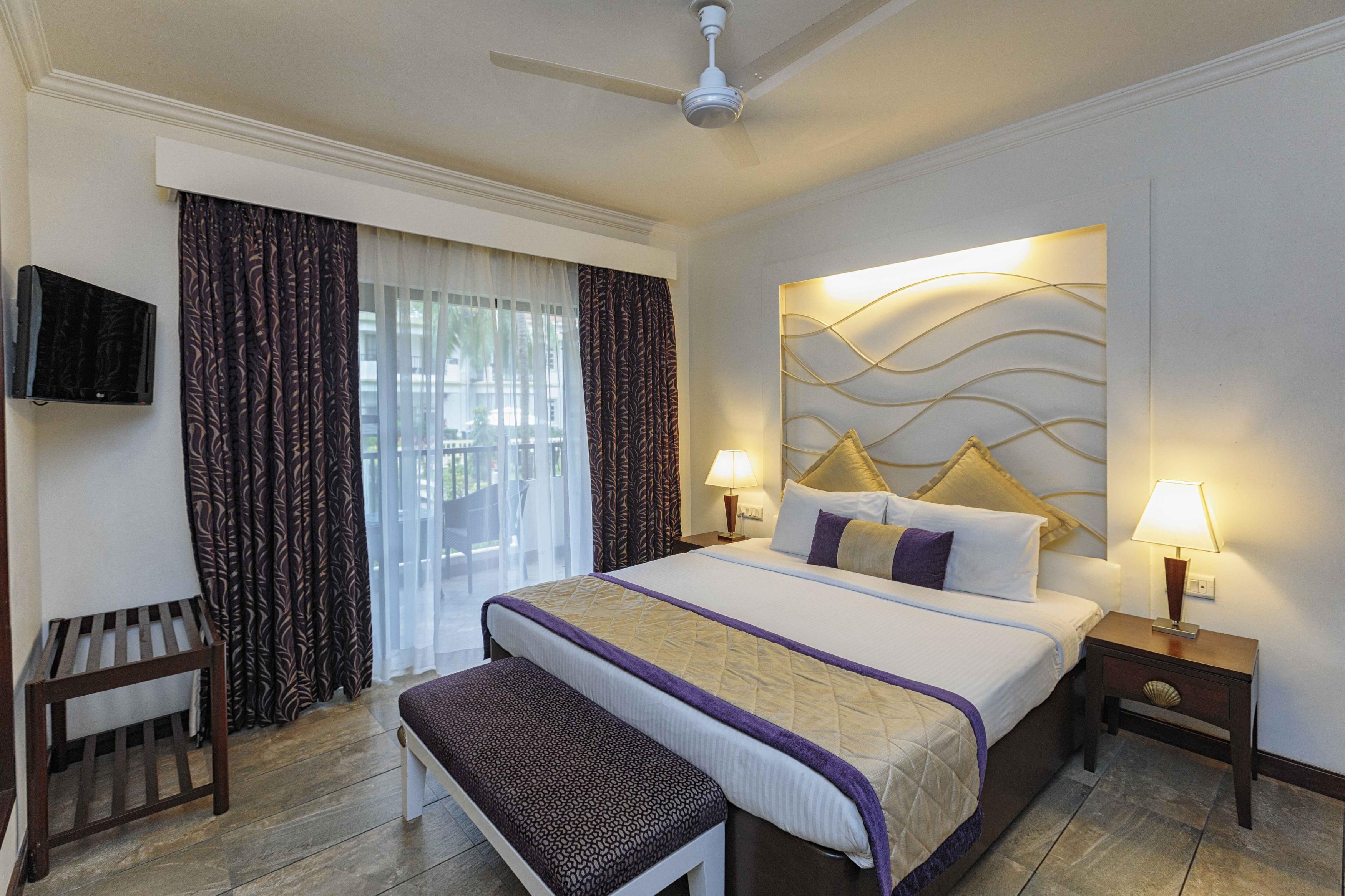 Sonesta Inns Beach Resort Room Type - Suite Room with Bathtub and Balcony
