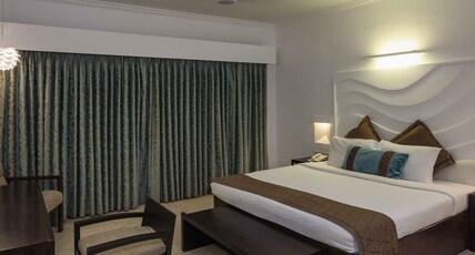 Sonesta Inns Beach Resort Room Type - Luxury Pool View with Balcony