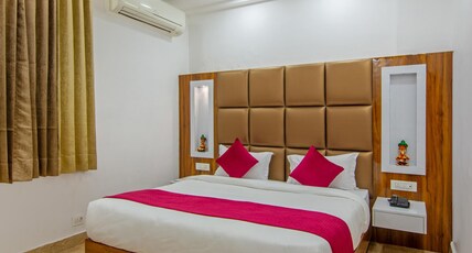 Rahul Palace by Golden Tree @ karol Bagh Room Type - PREMIUM CLASS Rahul Palace by Golden Tree @ karol Bagh Room Type - PREMIUM CLASS