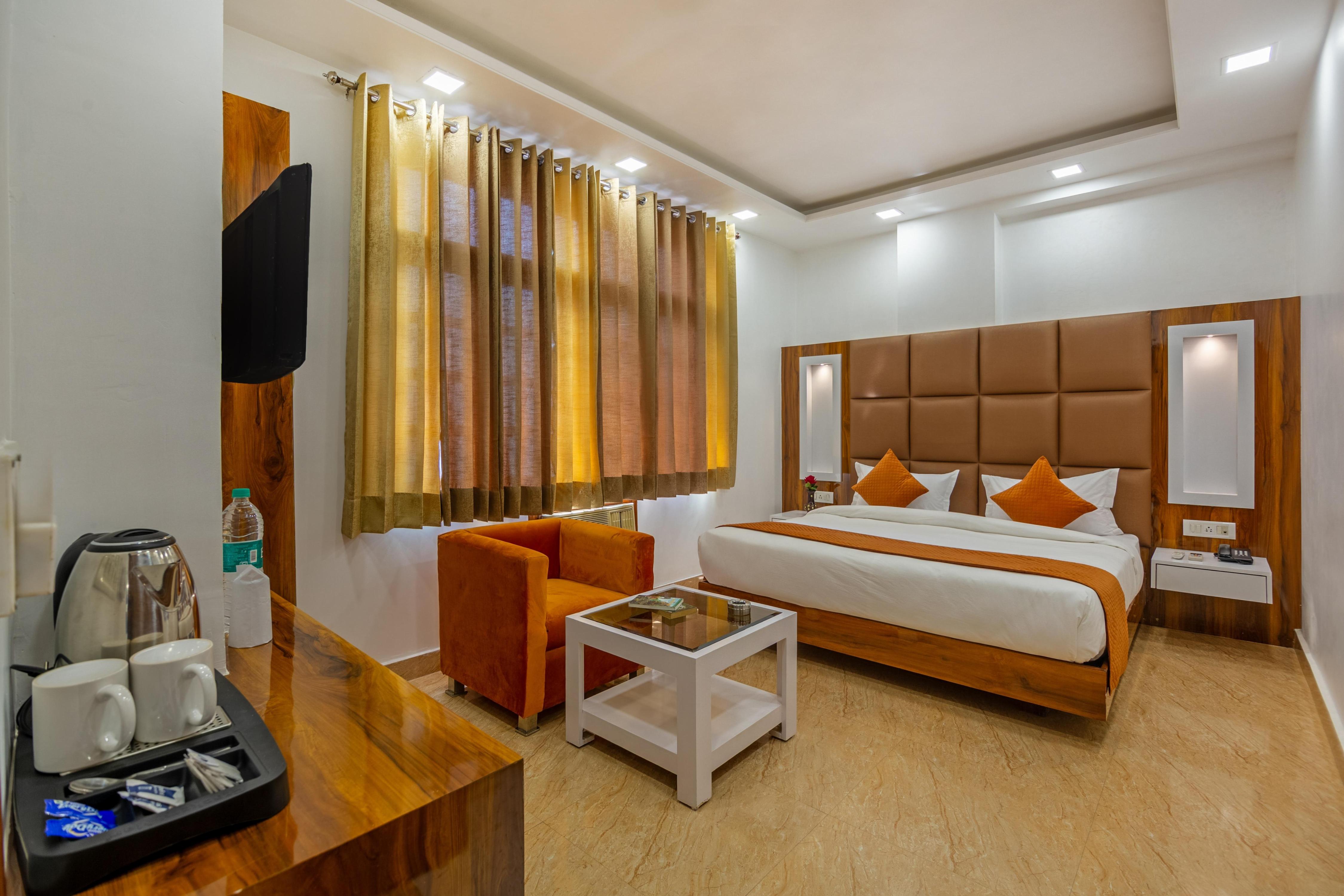 Rahul Palace by Golden Tree @ karol Bagh - Tap to explore photos