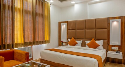Rahul Palace by Golden Tree @ karol Bagh Room Type - Deluxe Room with Smart TV Rahul Palace by Golden Tree @ karol Bagh Room Type - Deluxe Room with Smart TV