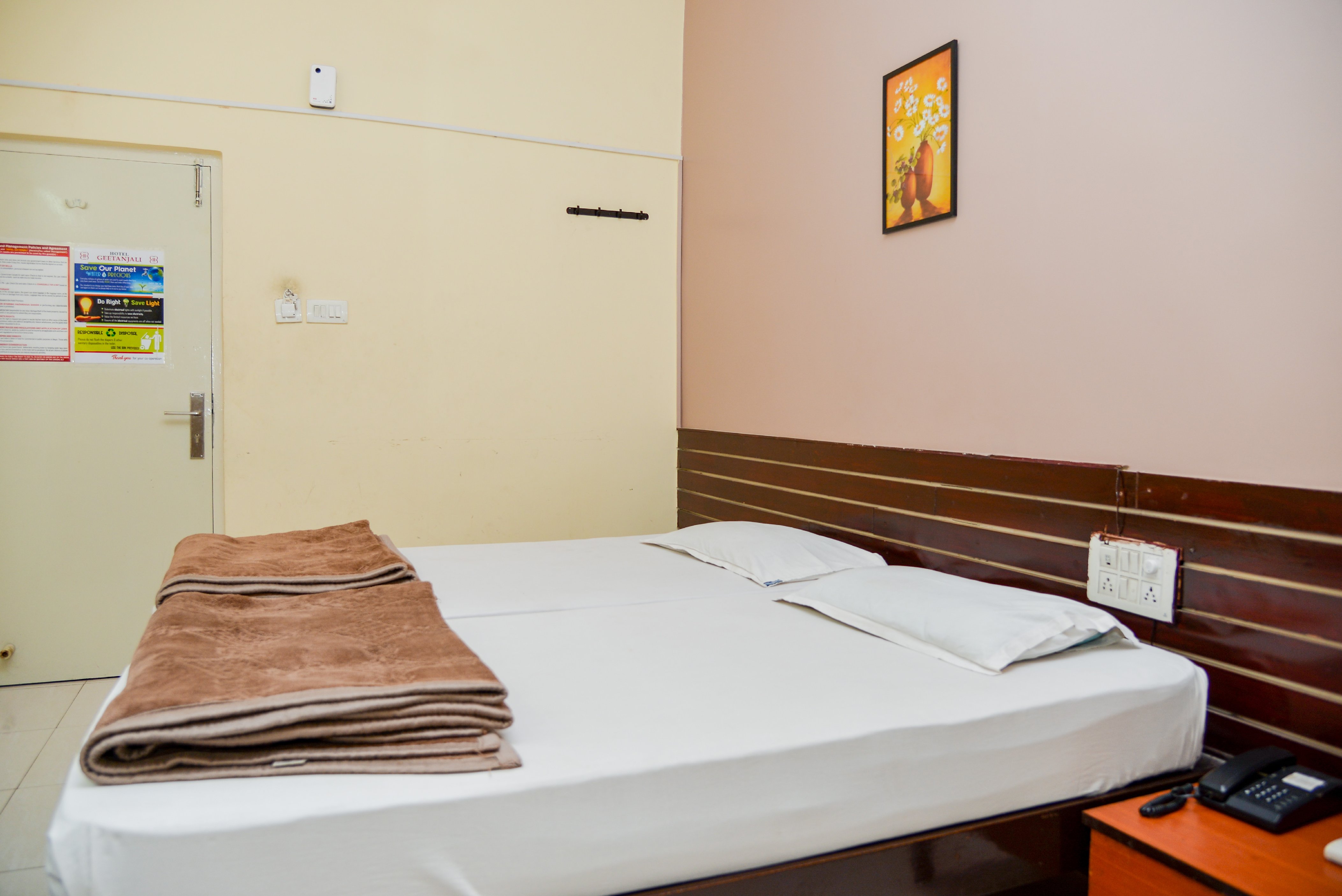 Hotel Geetanjali - Tap to explore photos