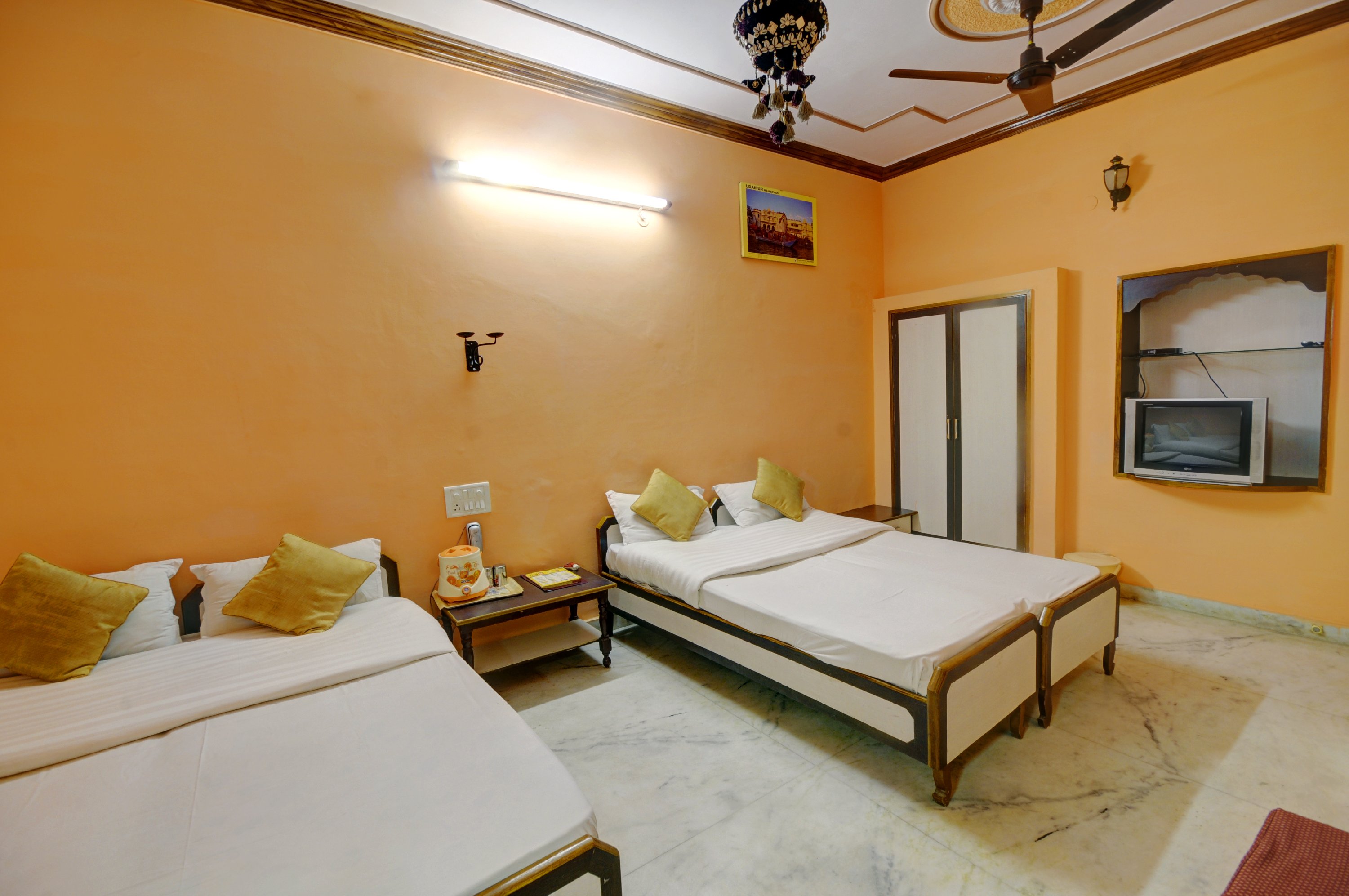 Hotel Jaisal Palace (Pure Vegetarian) Jaisalmer - Tap to explore photos