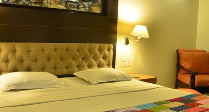 HOTEL H R PALACE Room Type - Super Deluxe Room