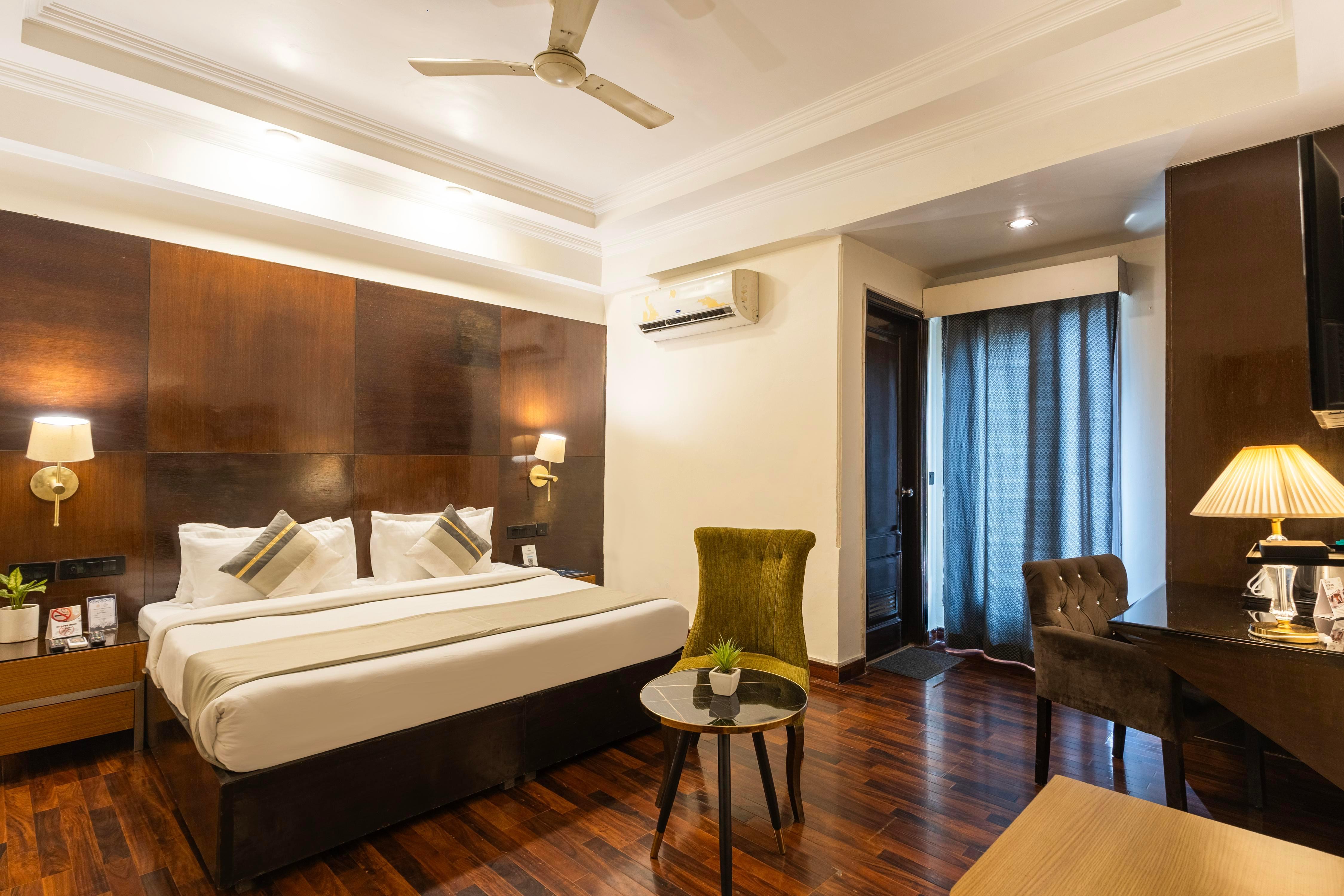 The Orion - Greater Kailash Room Type - Deluxe Double Room with Work Desk