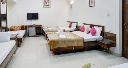 Hotel Heritage Inn Room Type - Seven Bed Super Deluxe