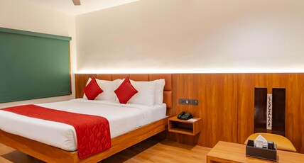 MGM Velankanni Residency Room Type - Deluxe Premium Room - Queen Bed