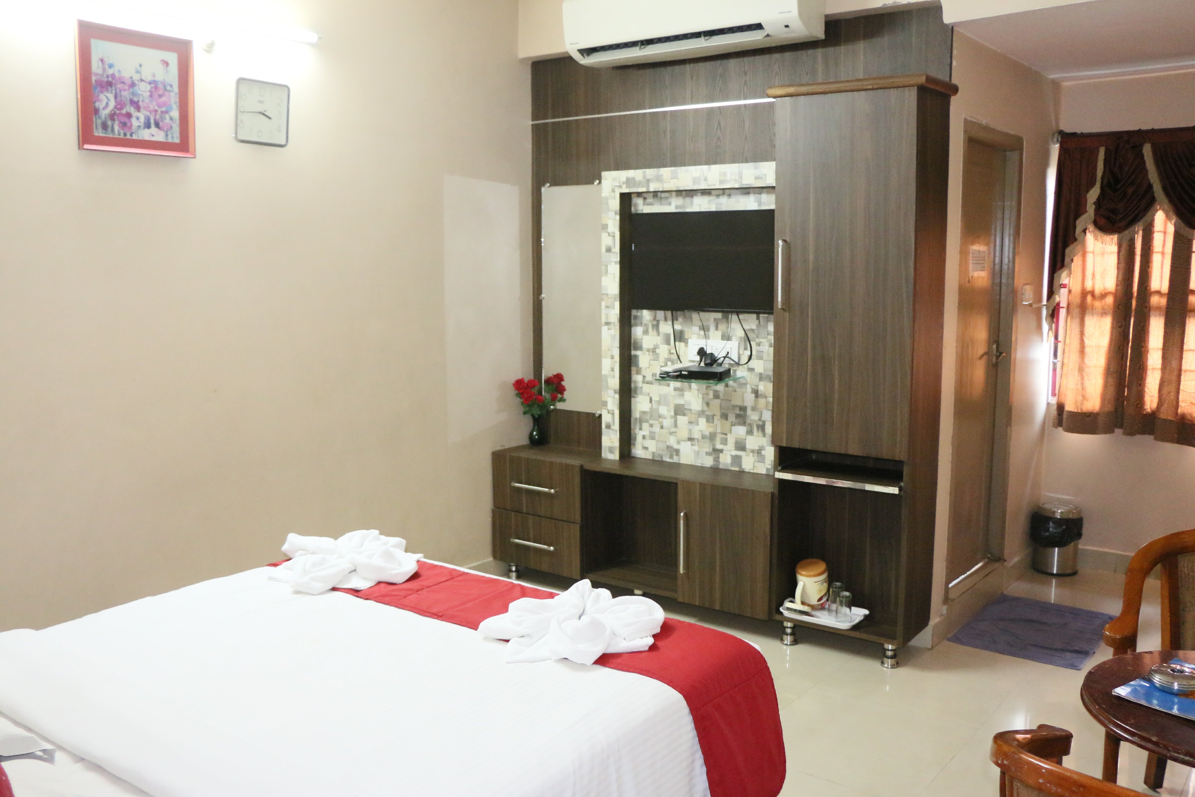 Hotel Akshaya - Tap to explore photos