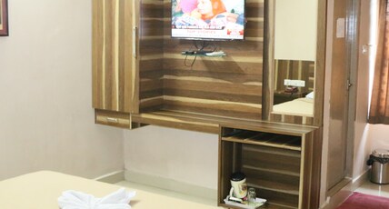 Hotel Akshaya Room Type - Executive Room Hotel Akshaya Room Type - Executive Room