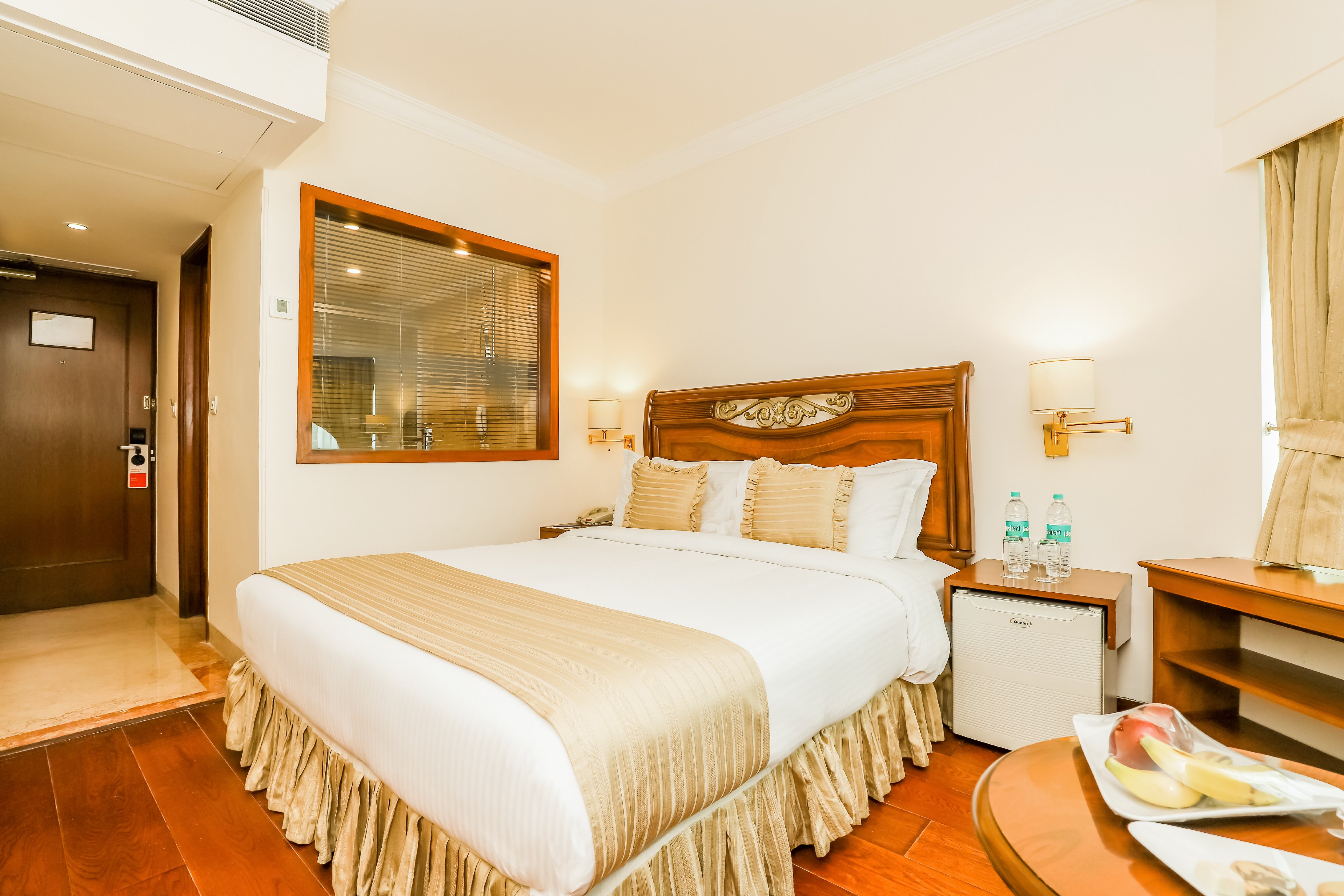 Hotel The Royal Plaza Room Type - Deluxe Room