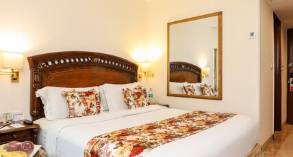 Hotel The Royal Plaza Room Type - Standard King Room