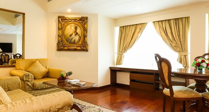 Hotel The Royal Plaza Room Type - Royal Junior Suite