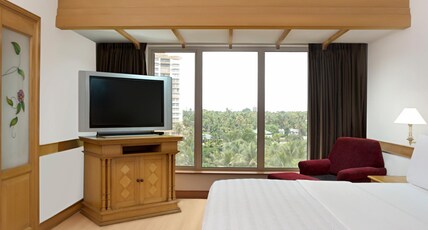 Le Meridien Kochi Room Type - 1 Bedroom Executive Suite, Backwater View, 1 King Le Meridien Kochi Room Type - 1 Bedroom Executive Suite, Backwater View, 1 King