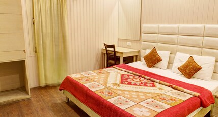 Hotel Randhawa International Room Type - Deluxe Room