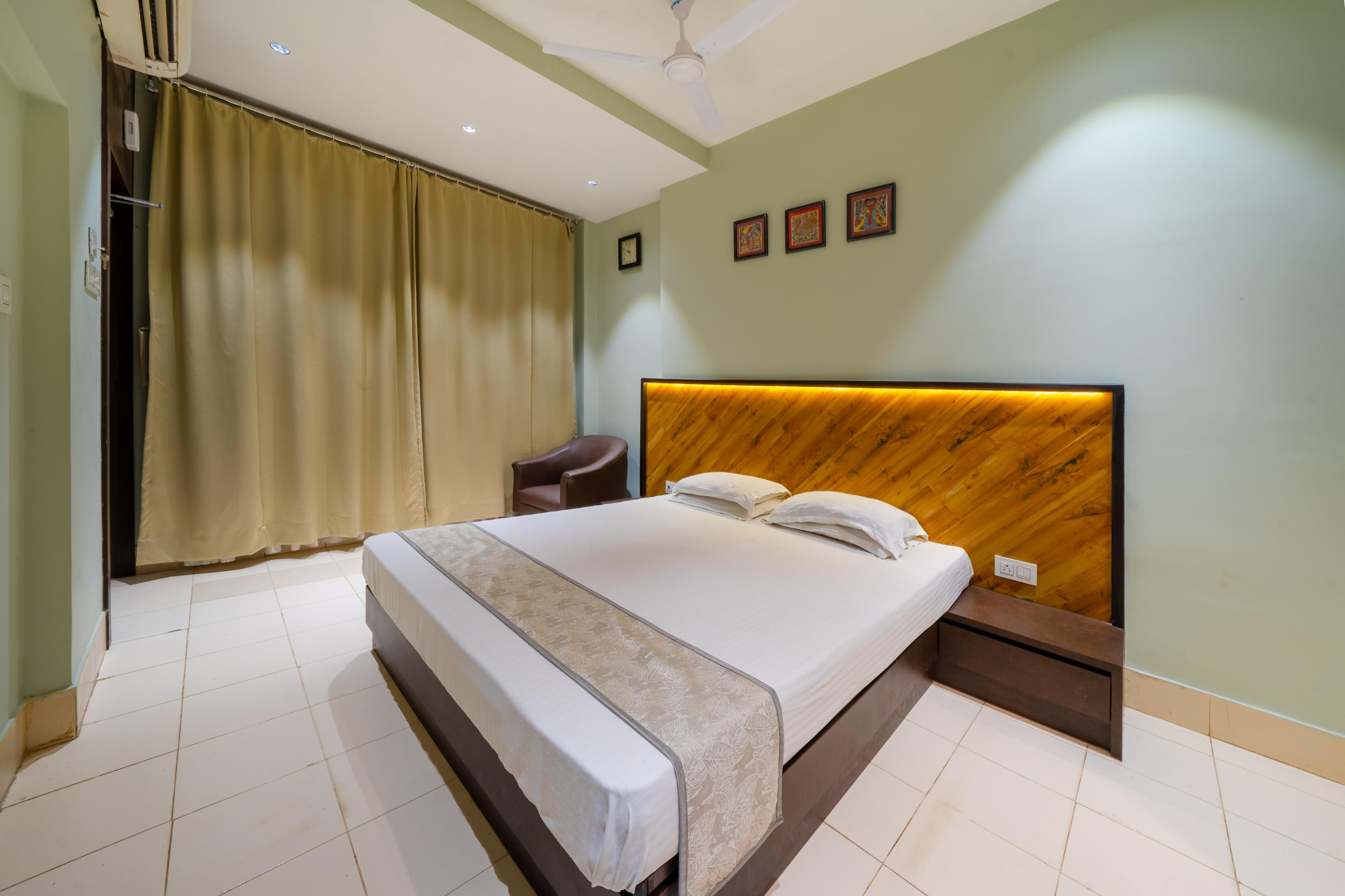 Hotel Dolphin Puri - 180 mtrs from Beach - Tap to explore photos