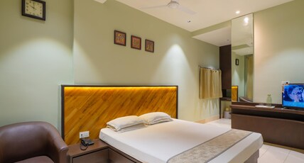 Hotel Dolphin Puri - 180 mtrs from Beach Room Type - Ac Super Deluxe Double Bed