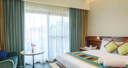 Beleza By The Beach Room Type - Superior Double with Balcony Pool View