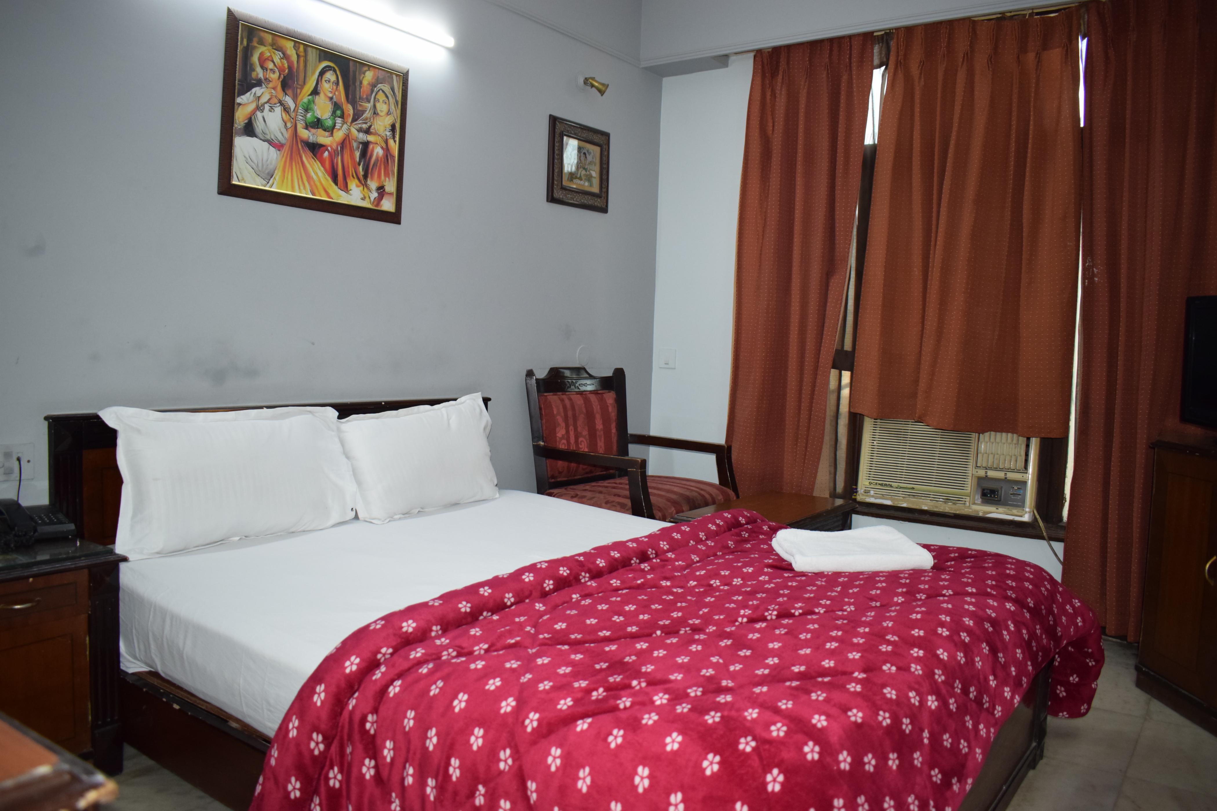 Hotel Guru International Room Type - Deluxe AC Room