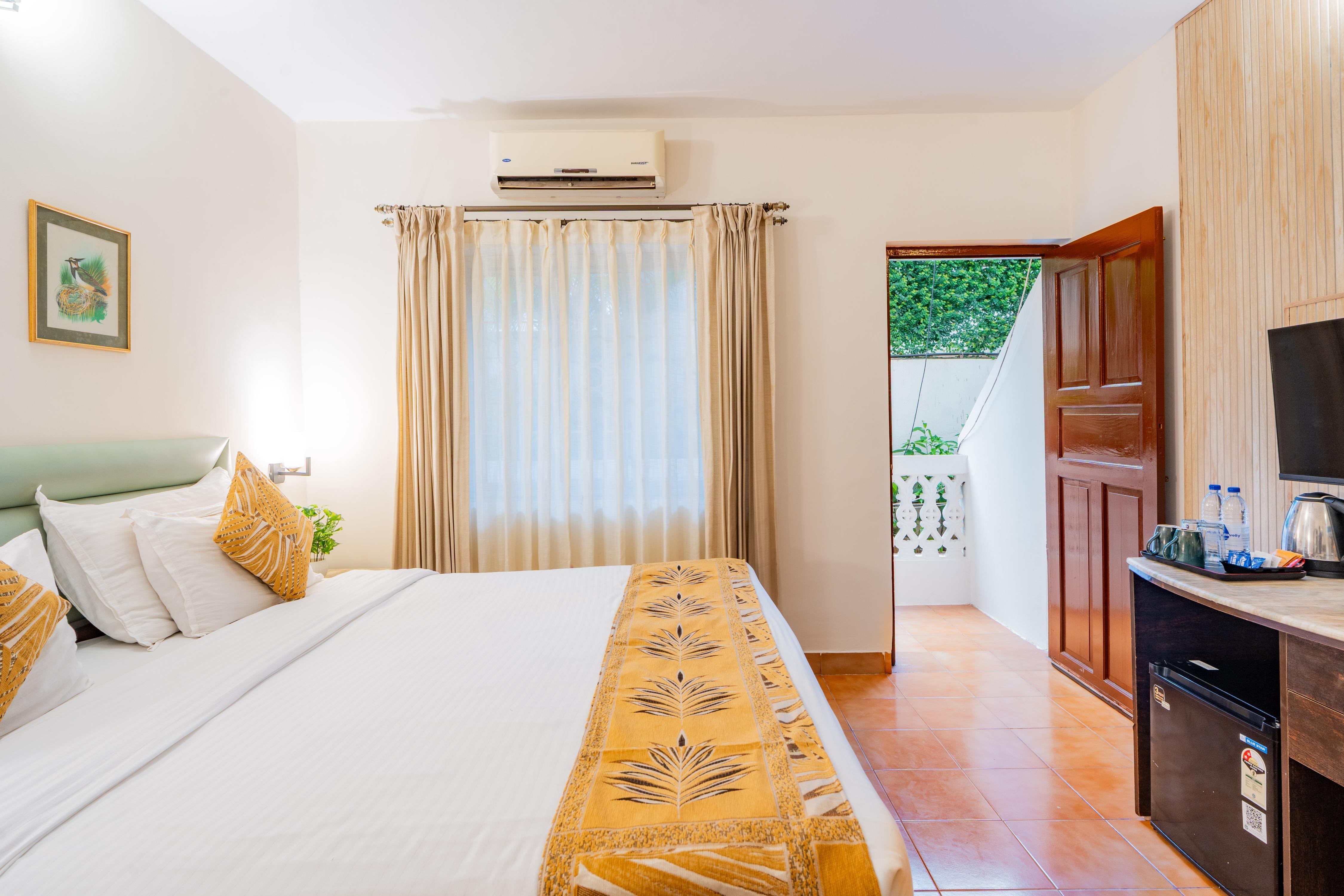 La Vaiencia beach resort - Tap to explore photos