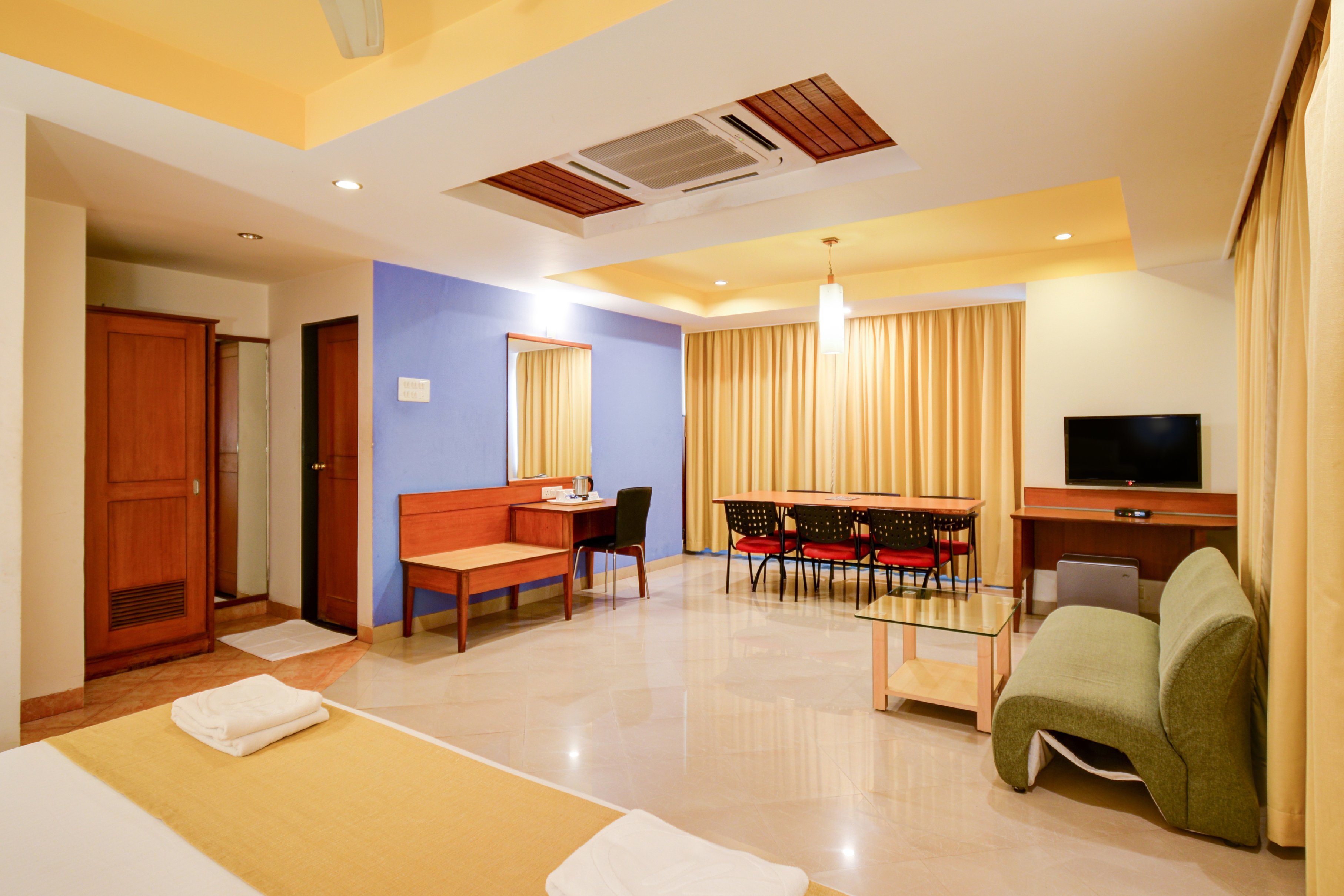 Goa Woodlands Hotel - Tap to explore photos
