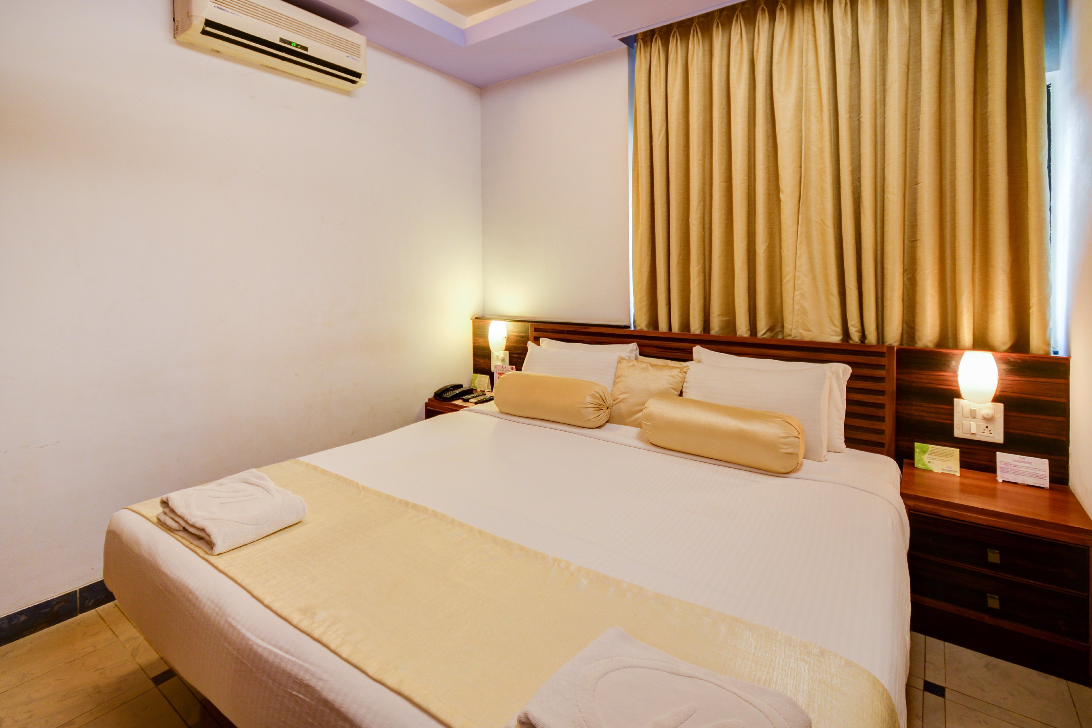 Goa Woodlands Hotel Room Type - AC Luxury Suite