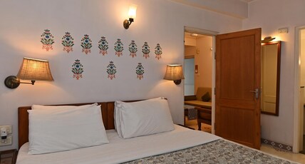 Om Niwas - Heritage Suites Room Type - AC Luxury Suite  With Private  Kitchen