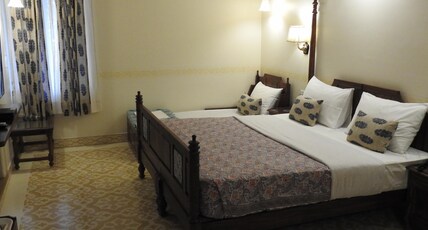 Jai Niwas- A City Garden Hotel Room Type - Ac Deluxe Room