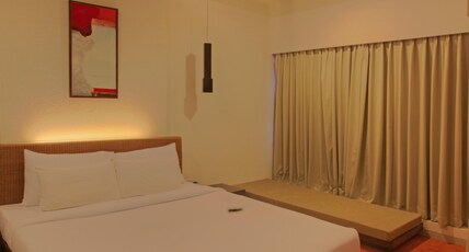 Hotel Parc Estique Room Type - NEW YORKER 1 BHK Apartment with Bathtub and Balcony