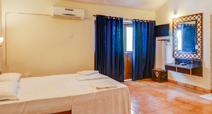 Hotel Lua Nova Room Type - Quad Sharing AC