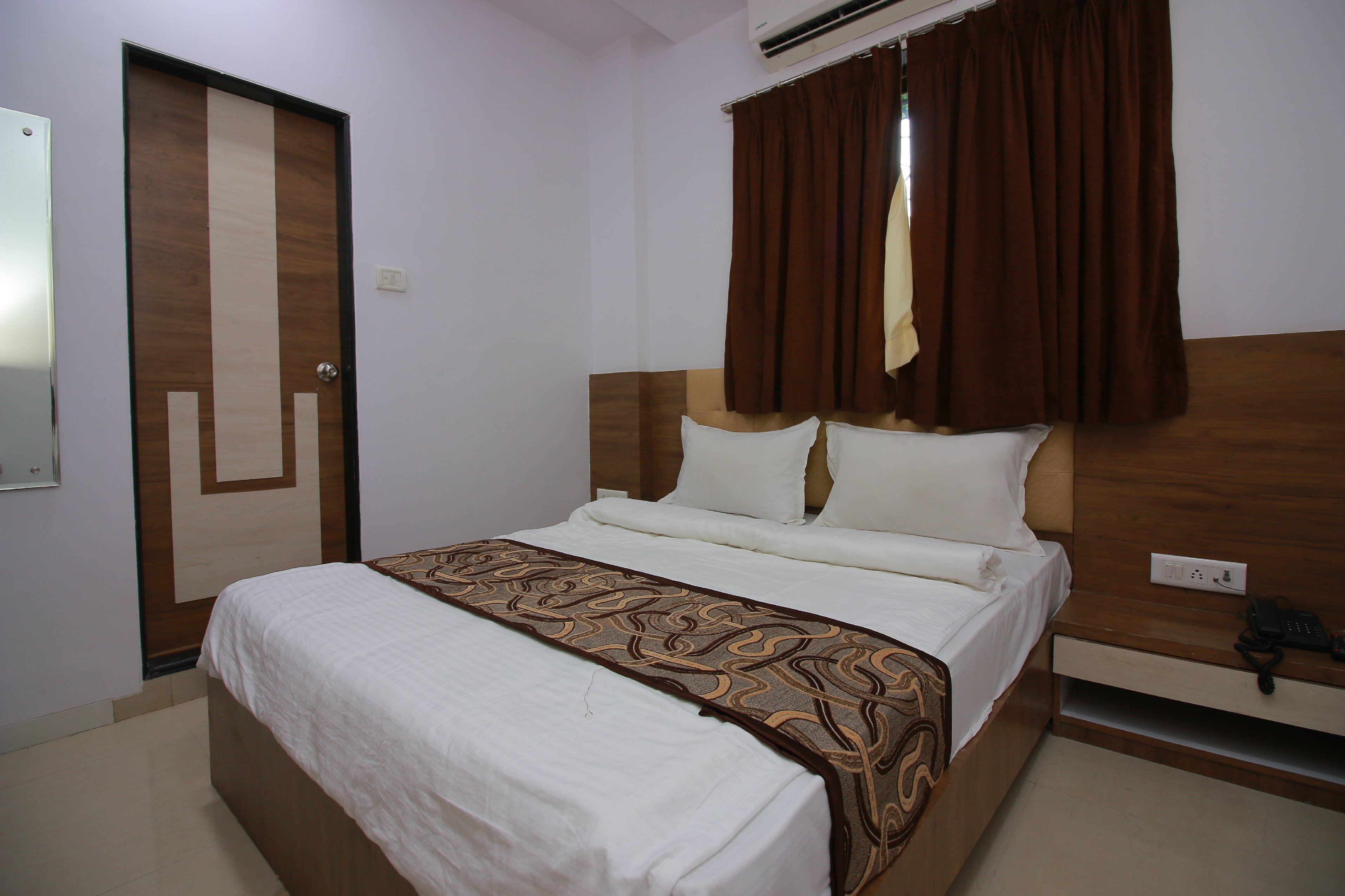 Hotel Apex Room Type - Deluxe Non Ac Room