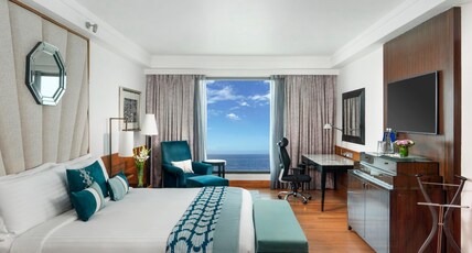 Intercontinental Marine Drive Room Type - 1 King Bed Luxury Suite Sea View Non Smoking