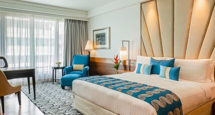 Intercontinental Marine Drive Room Type - 1 King Bed Classic Bay View Non Smoking