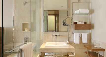 Trident Bandra Kurla Room Type - Pool View Room Twin