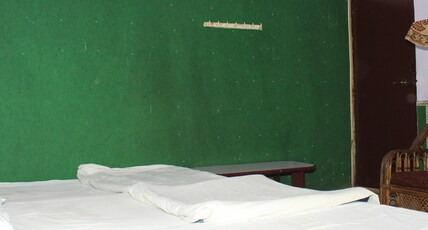 Hotel Raj Bed & Breakfast Room Type - Superior Triple Bed AC