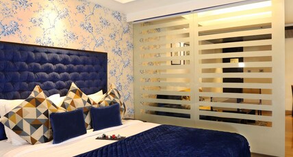 Mosaic Original, Noida Room Type - Suite Room with Bathtub and Jacuzzi