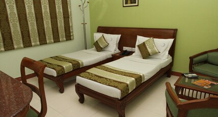 CRESCENT PARK (near US Consulate Chennai) Room Type - Deluxe Room CRESCENT PARK (near US Consulate Chennai) Room Type - Deluxe Room