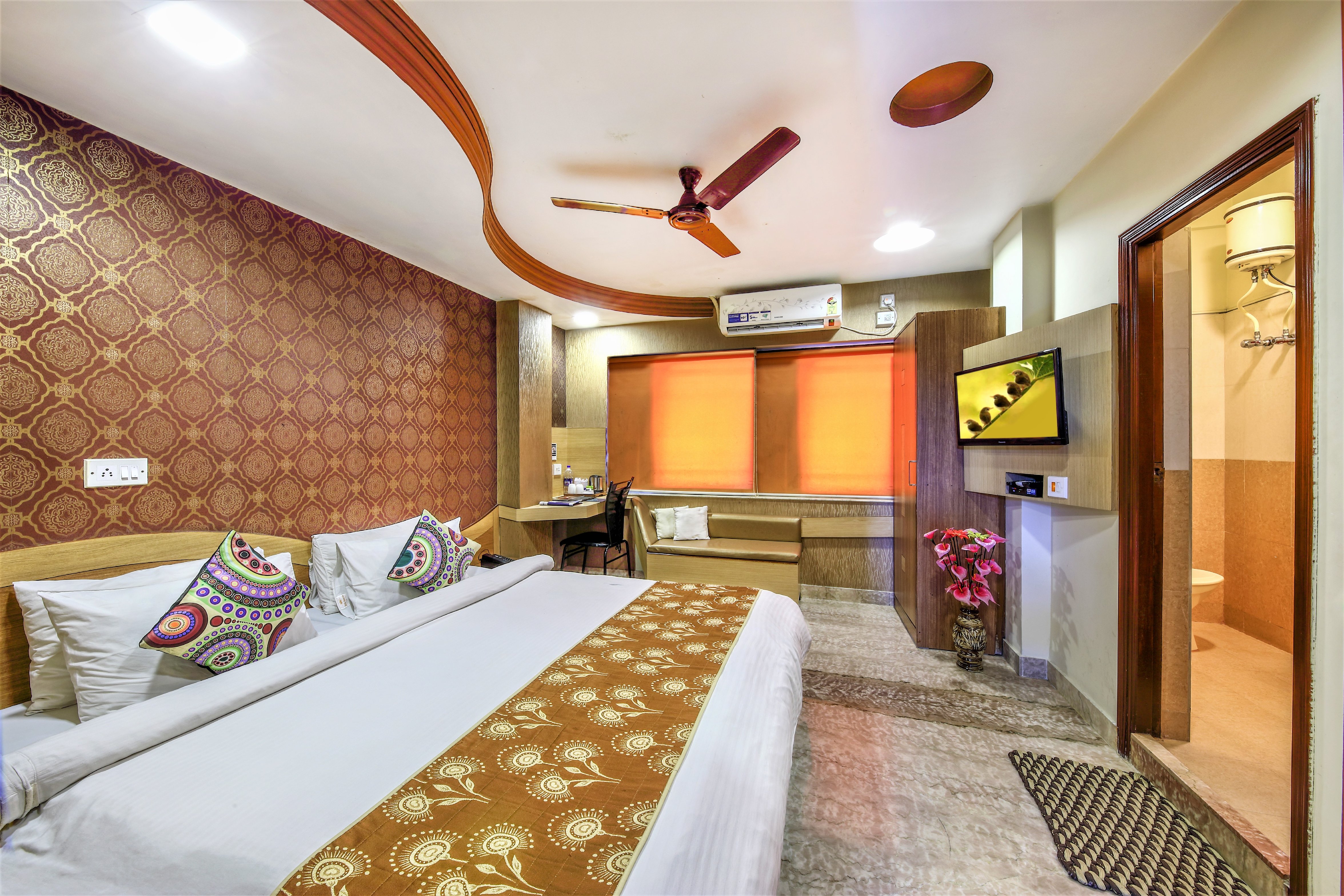 Hotel Narayani Enclave - Tap to explore photos